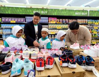 BSI Ajak 140 Anak Yatim Belanja, Ajarkan Literasi Transaksi Syariah