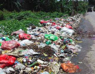 Mahasiswa Desak Pemkab Tangerang Tegas Menindak Pembuang Sampah Liar