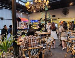 Royal Angkringan, Perpaduan Kuliner Nusantara dan Harmoni Musik Keroncong