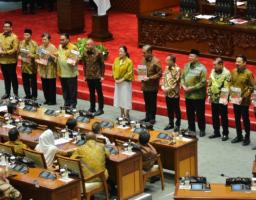 Pada fungsi anggaran, DPR bersama pemerintah melakukan pembahasan dan pengawasan terhadap penggunaan anggaran negara. Foto ist