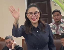 Nikita Mirzani Pamer Gaya Rambut Baru di Sidang Pengadilan, Apa Namanya?
