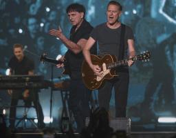 Konser Bryan Adams di Ancol Jadi Pesta Nostalgia Lintas Generasi