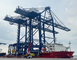 Terminal Peti Kemas Belawan hingga Surabaya Diperkuat Crane Baru