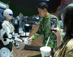 Era Otomotif Cerdas, Robot dan AI Mulai Ambil Peran di Lini Layanan