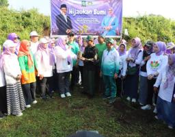 2.000 Perempuan Tanam Pohon di Singhasari, Dorong Aksi Nyata Kurangi Emisi