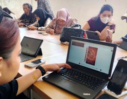 Rumah Literasi Digital Perkenalkan Produksi Konten AI di Surabaya