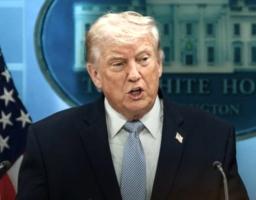 Breaking News: Trump Teken Perjanjian Damai dengan Iran di Prancis