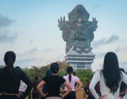 GWK Cultural Park Perluas Aktivitas Wellness, Yoga dan Pilates Hadir di Ruang Terbuka