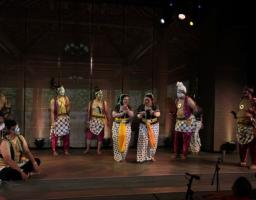 Bukan Sekadar Meliput, Belasan Jurnalis Terjun Langsung dalam Seni Wayang Orang