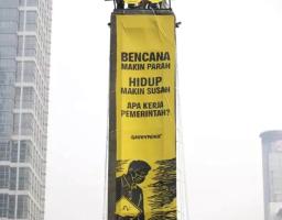 Greenpeace Gelar Aksi di Bundaran HI, Kritik Pemerintah soal Krisis Iklim dan Biaya Hidup