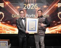 Terminal Teluk Lamong Raih Dua Penghargaan Internasional di Singapura 