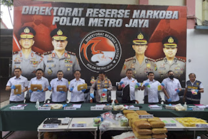 Polisi Gerebek Gudang Sabu di Tangerang, Kakek 77 Tahun Jadi Kurir Turut Dicokok