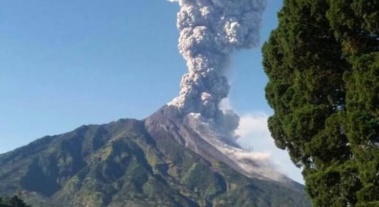 Gunung Dempo Kembali Erupsi, Tingginya Mencapai 200 Meter