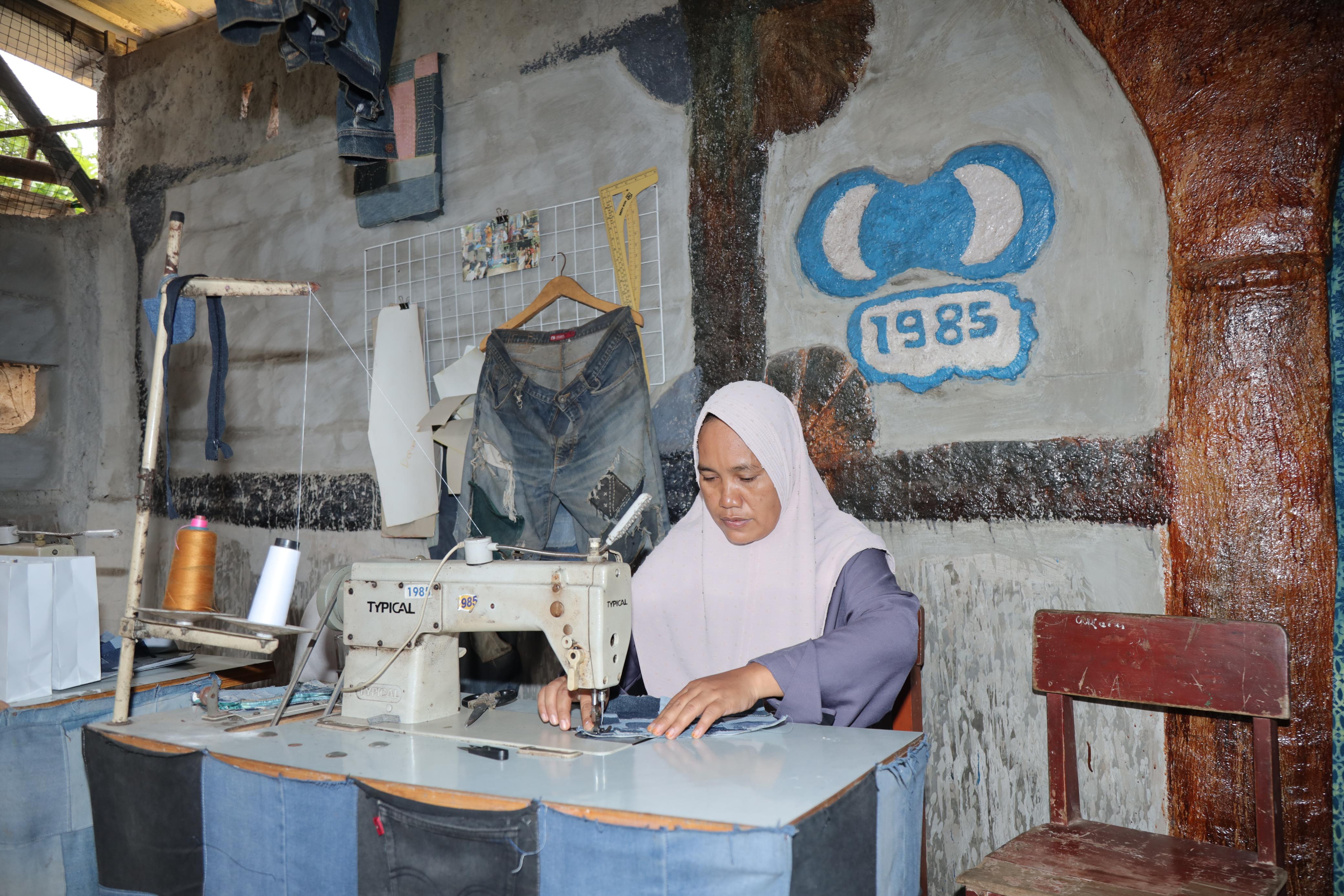 Nasabah PNM Mekaar Mengajar dan Berkarya, Wujudkan Impian di Bantar Gebang