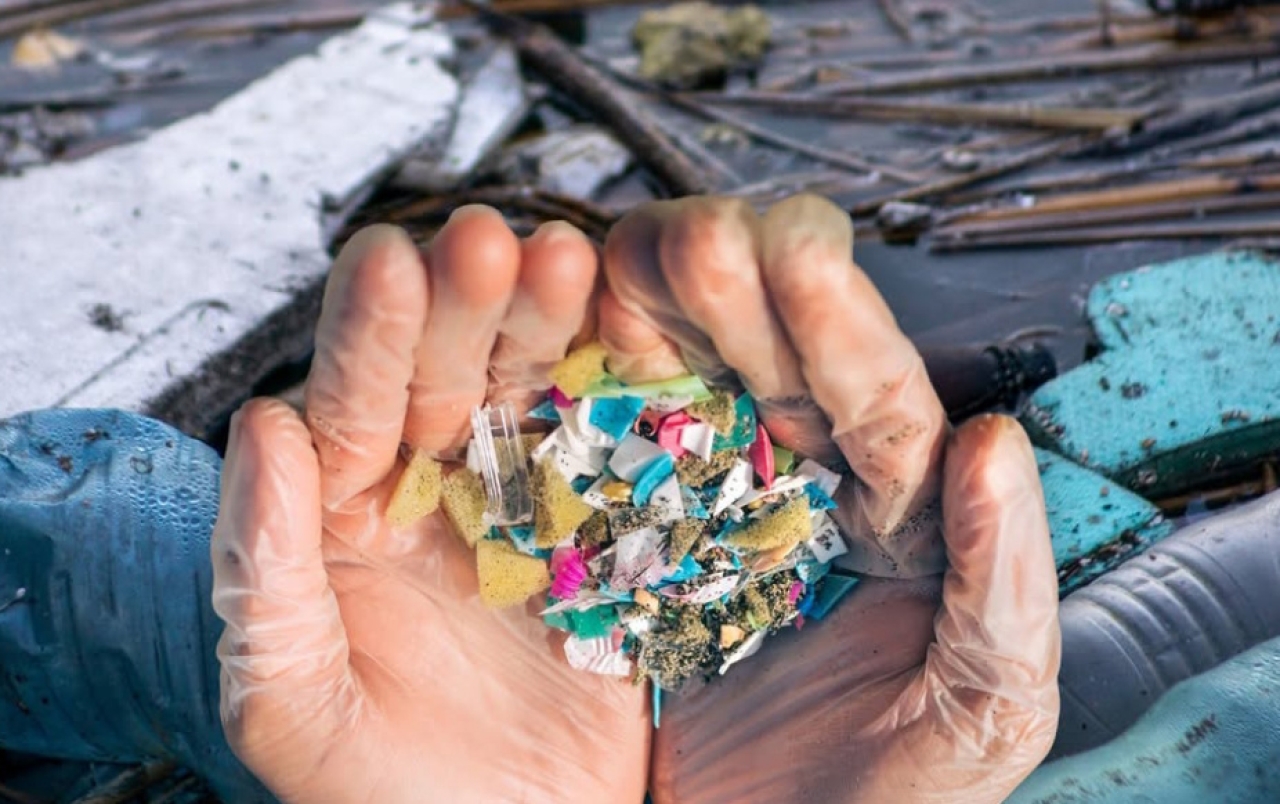 Air Hujan di Jakarta Tercemar Mikroplastik, DPR Minta Pemerintah Perkuat Pengendalian Polusi