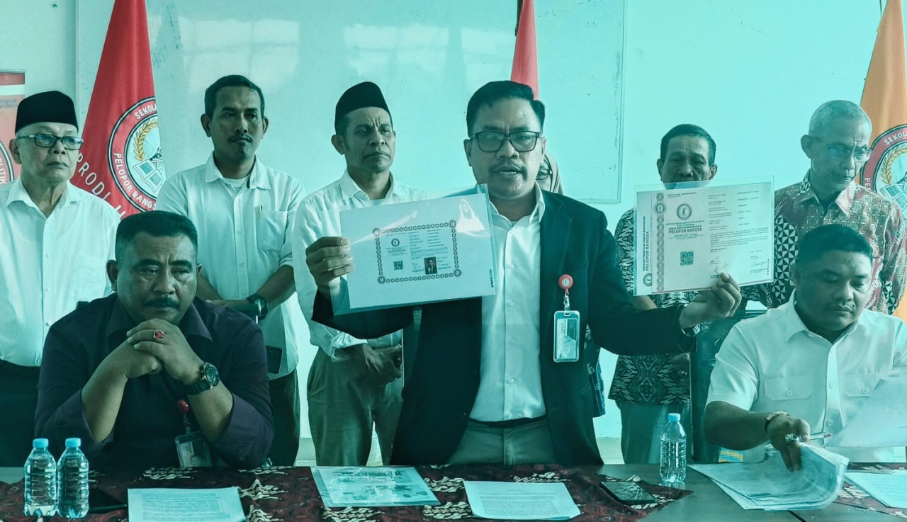 Polemik dugaan pemalsuan ijazah yang menyeret nama pasangan selebritas Pablo Benua dan Rey Utami semakin memanas setelah laporan resmi ke Polres Metro Depok.