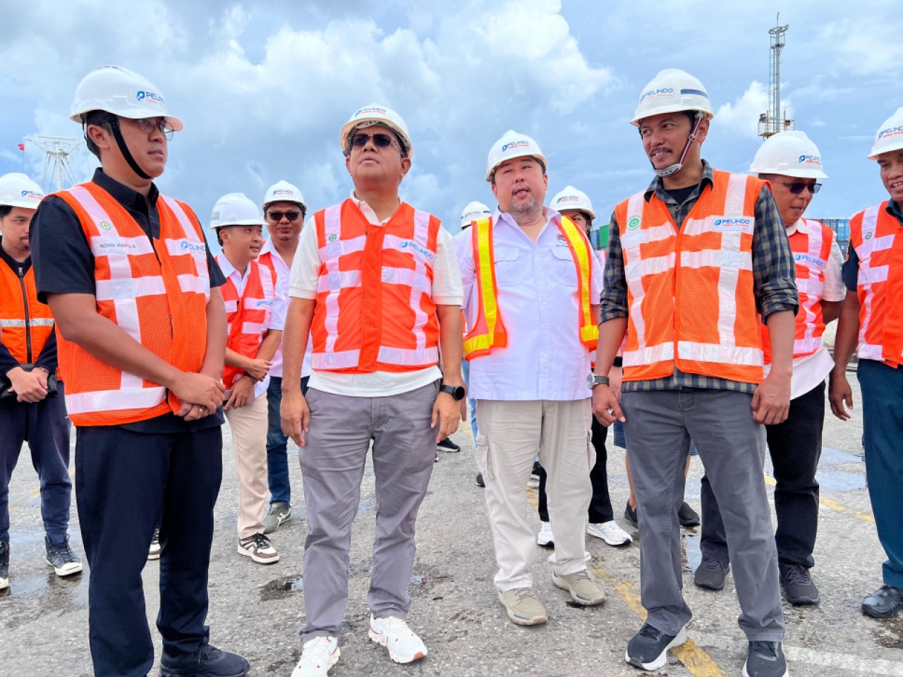 Pelindo TPK Kupang Tambah Reach Stacker untuk Atasi Kepadatan