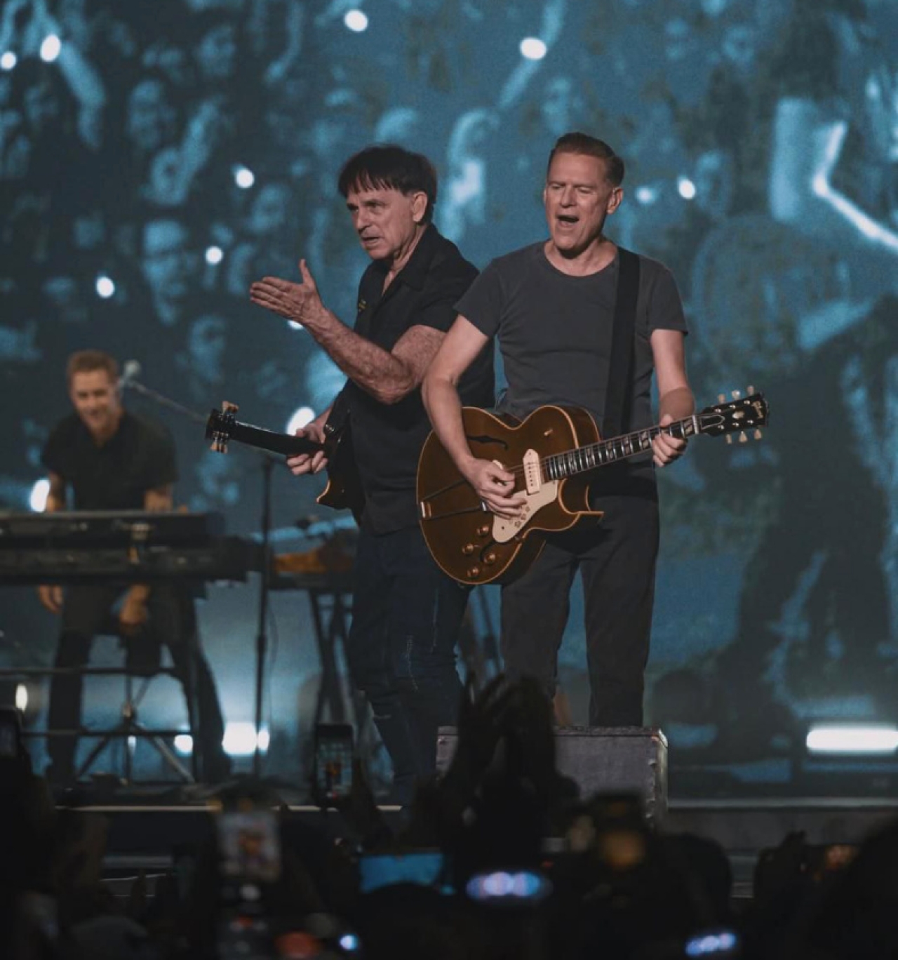 Konser Bryan Adams di Ancol Jadi Pesta Nostalgia Lintas Generasi