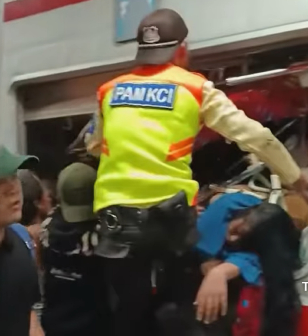 BREAKING NEWS! Korban Tewas Tabrakan KA Argo Bromo Anggrek di Bekasi Timur Naik Jadi 14, Puluhan Luka Dirawat